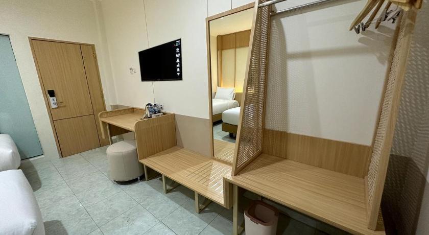 Masri Living By Daphna International Hotel Kejayan Exterior photo